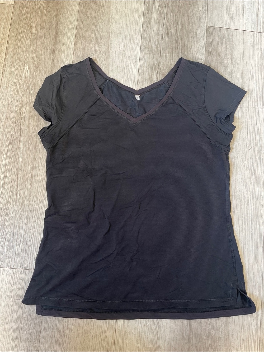 Lululemon Women’s Short Sleeve V-Neck Top